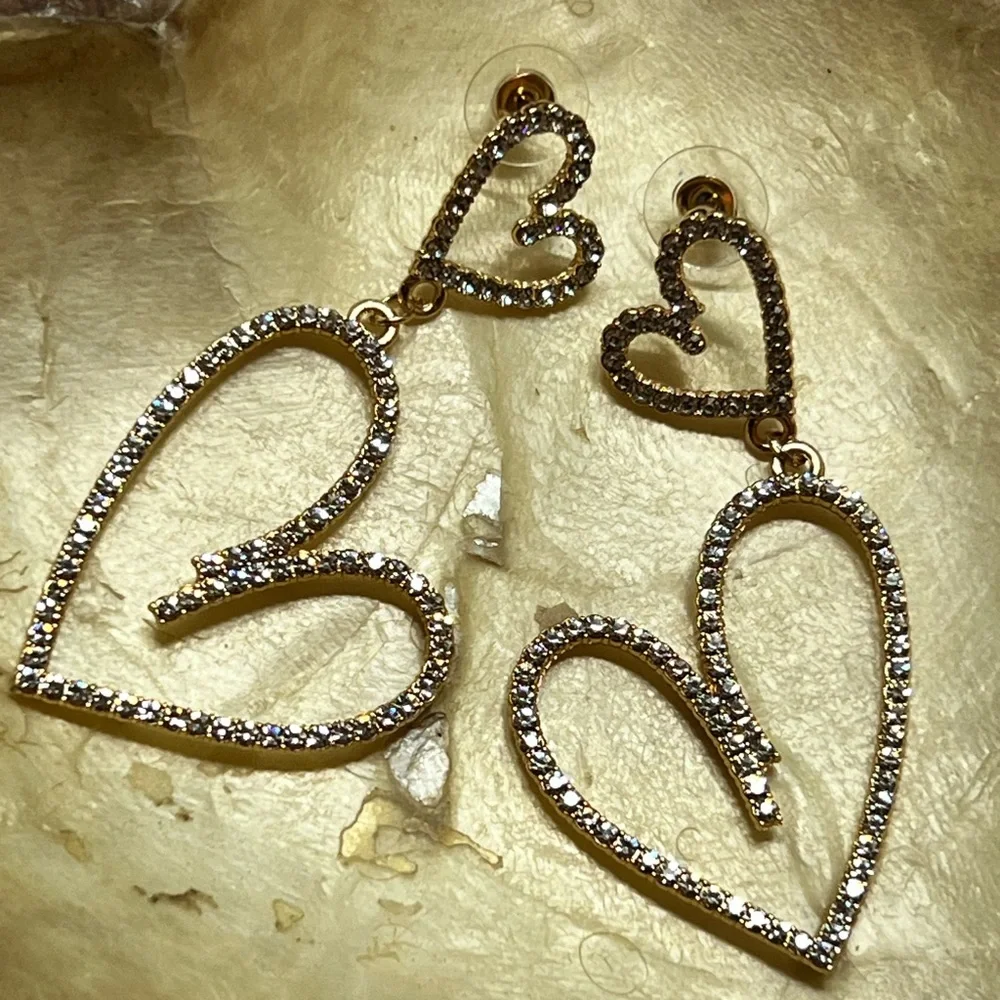 Gold Heart Drop Earrings‎